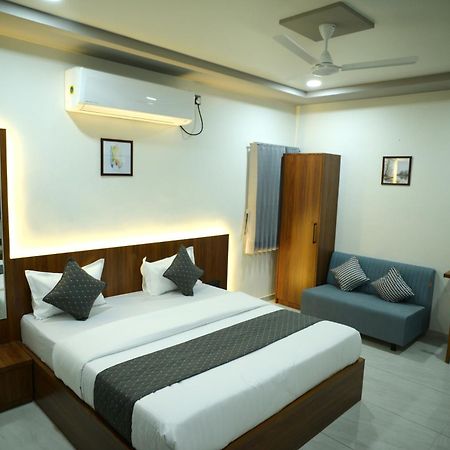 Hotel Aagman Palanpur Bagian luar foto