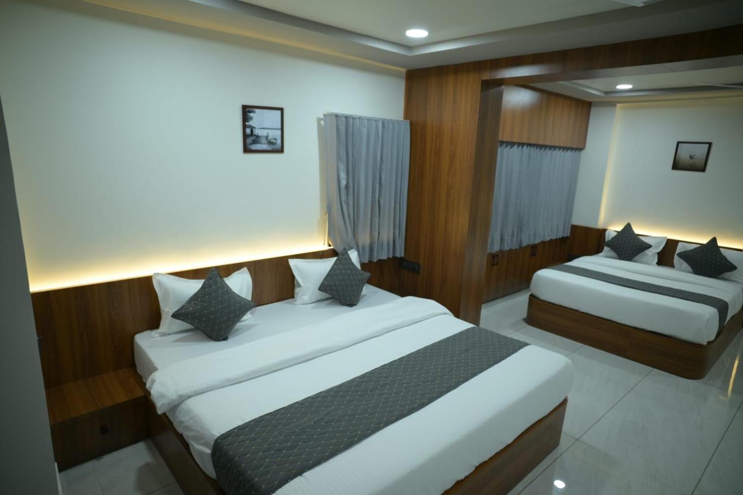 Hotel Aagman Palanpur Bagian luar foto