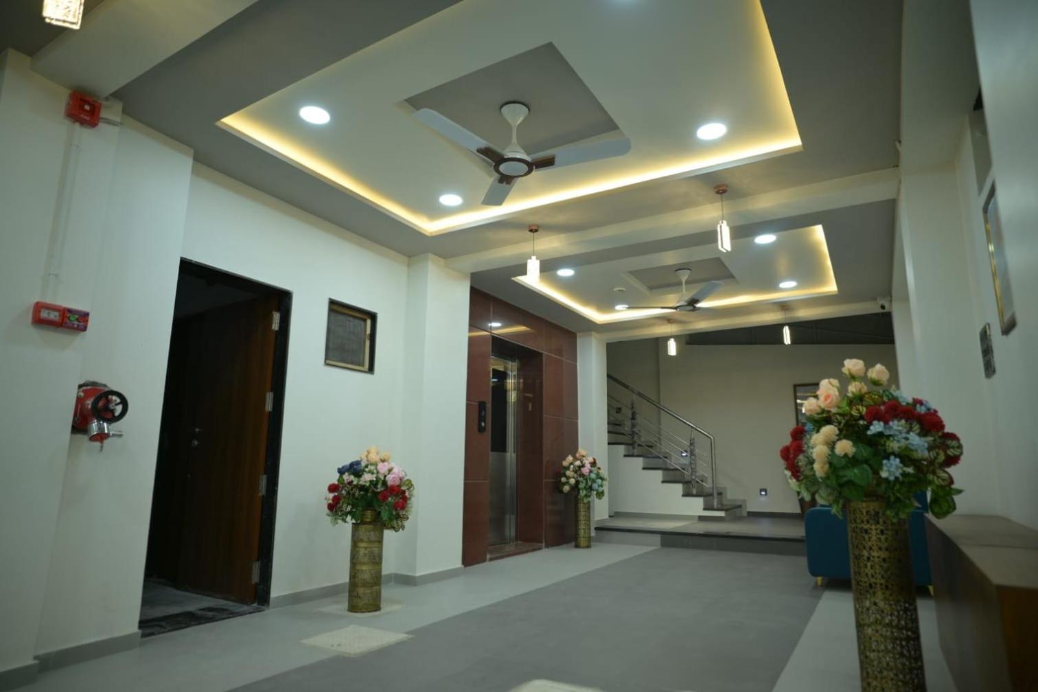 Hotel Aagman Palanpur Bagian luar foto